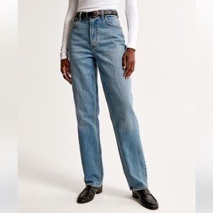 Abercrombie Ultra High Rise 90s Straight Jean 10L